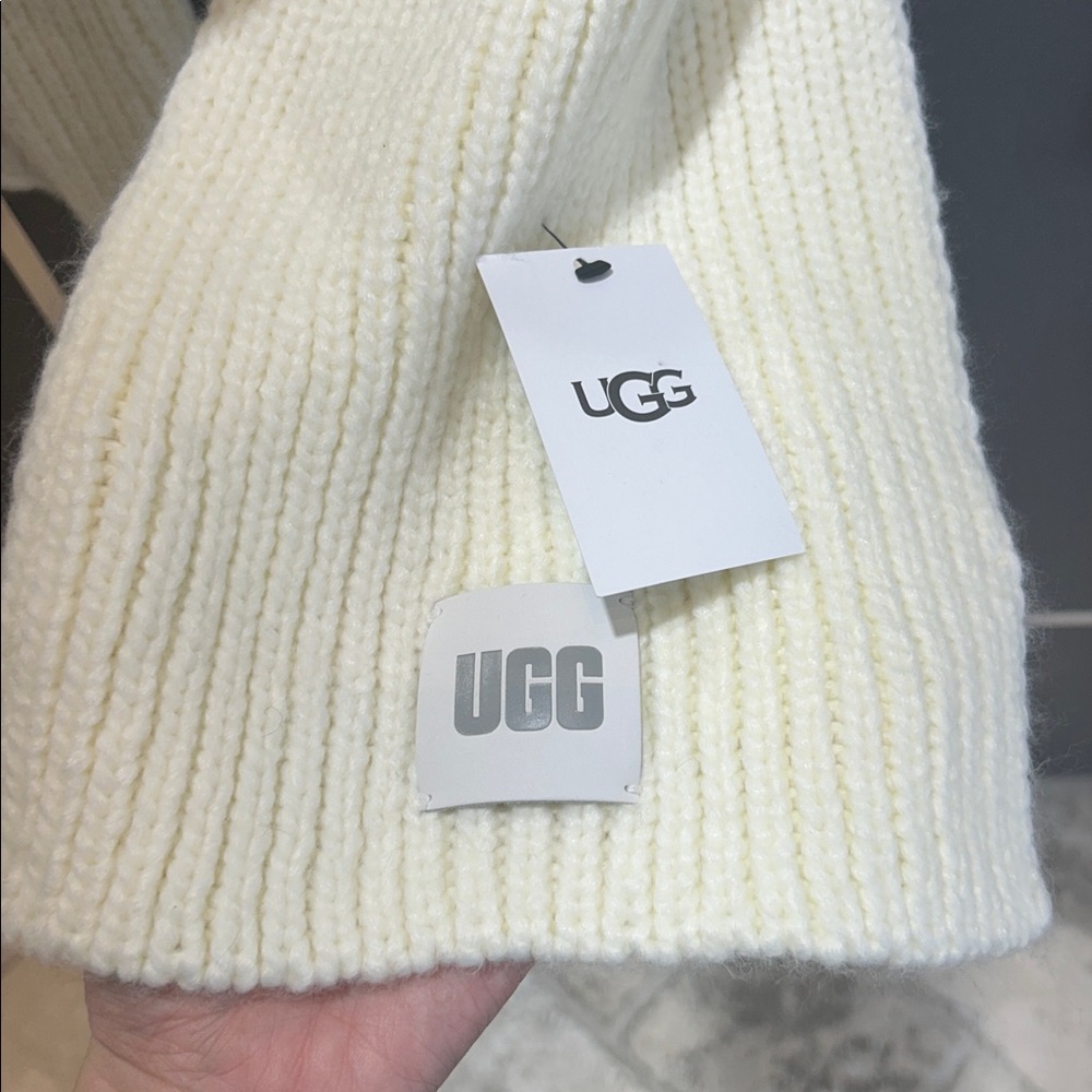 UGG Chunky Rib Scarf - Picture 5 of 6